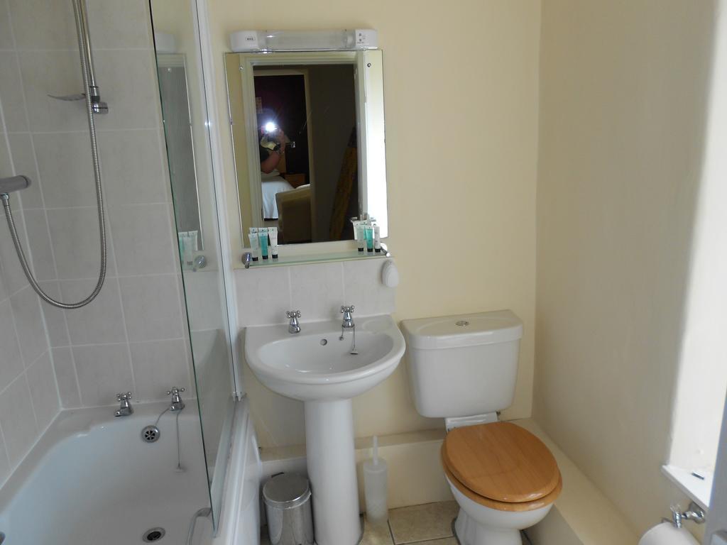 The Shady Oak B&B Whaley Bridge Room photo